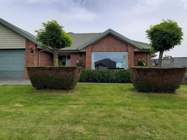 House for rent in Chaslands, Canterbury