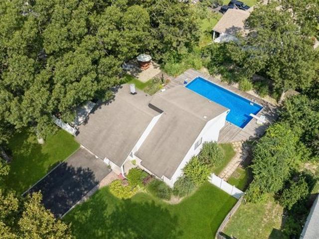 House for sale in Coram, Town of Brookhaven