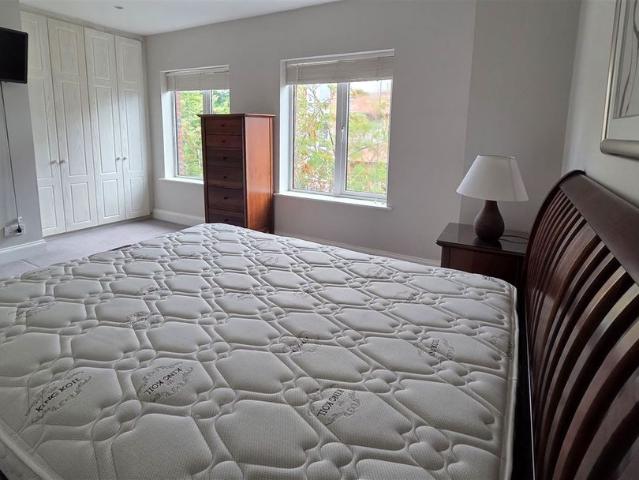 Apartment to rent in Bluebell, North Tipperary