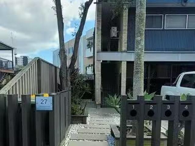House for rent in Chevron Island