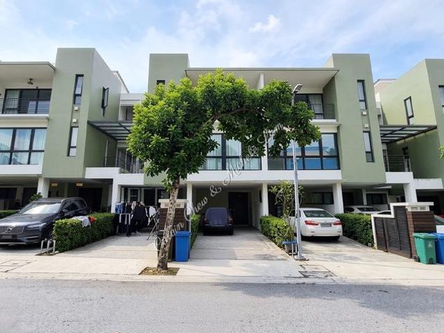 Townhouse for sale in Petaling, Alam Impian