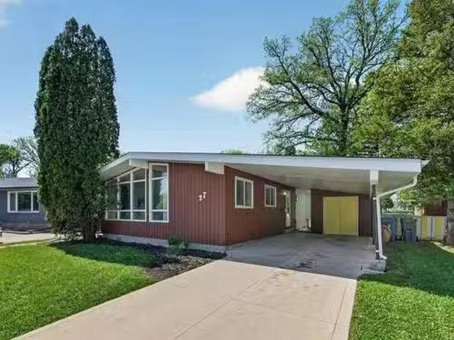 House for sale in East St. Paul, Manitoba