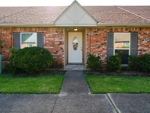 Townhouse for sale in Grand Prairie, Texas