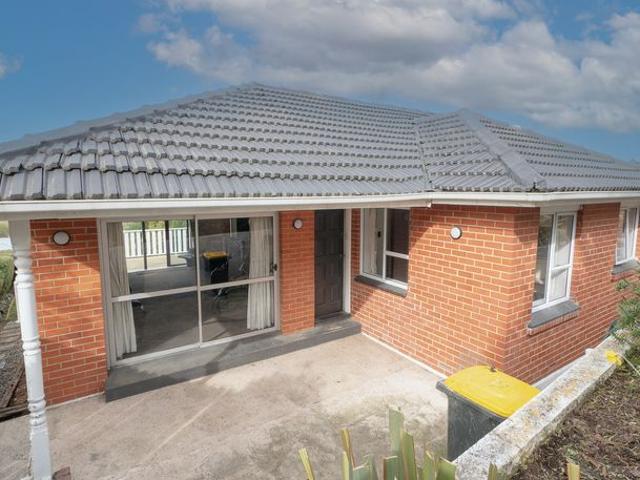 House for rent in Otakou