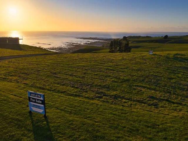 Land for sale in Marlborough