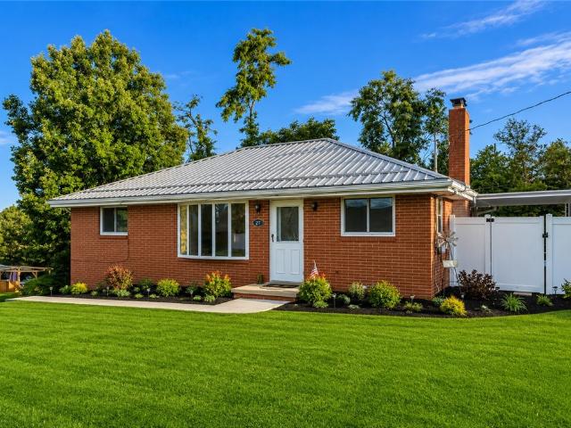 House for sale in Hickory, Pennsylvania
