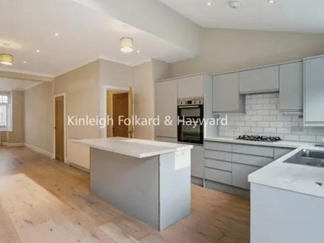 House for rent in Southfields, Greater London