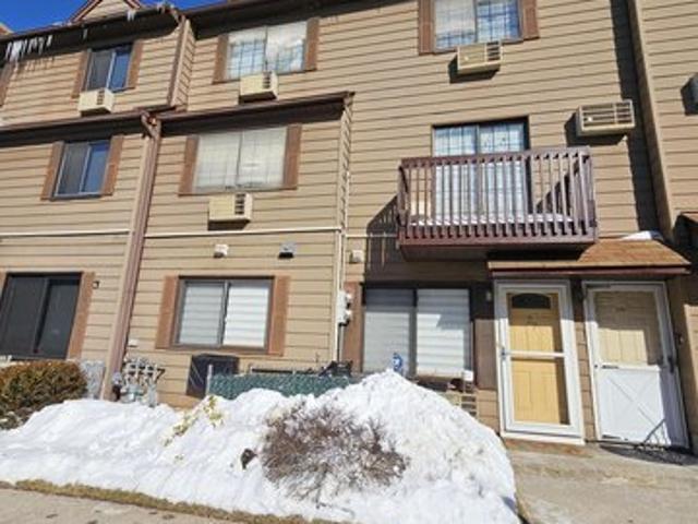 Townhouse for sale in Arverne, New York