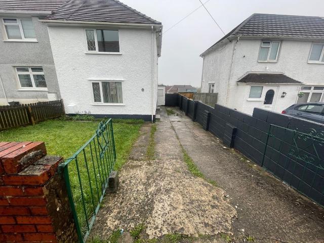 House for rent in Clydach, Wales