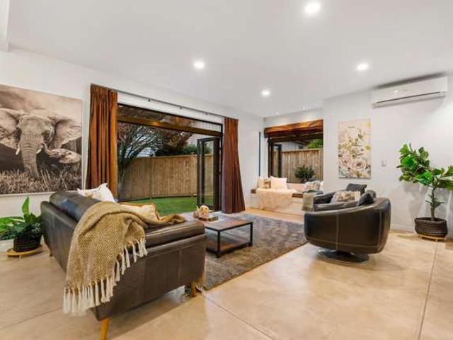 House for sale in Paremoremo