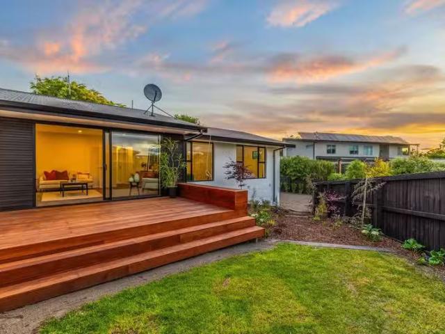 House for sale in Chaslands, Canterbury