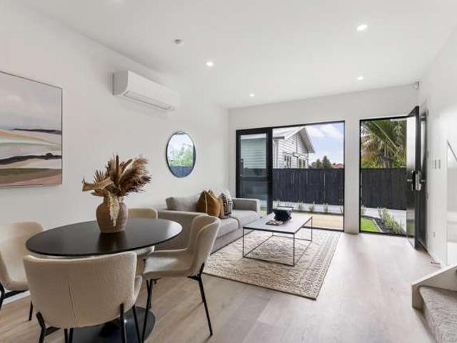 Townhouse for sale in Balmoral