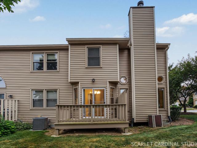 Townhouse for sale in Winfield, Illinois