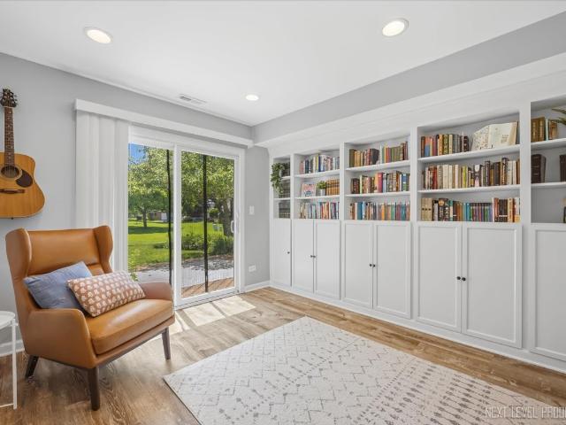 Townhouse for sale in Winfield, Illinois