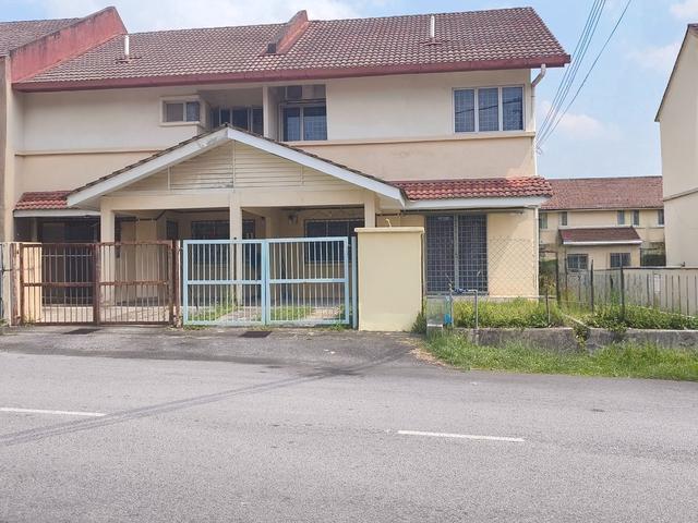 Terraced House for sale in Seri Kembangan, Majlis Bandaraya Subang Jaya