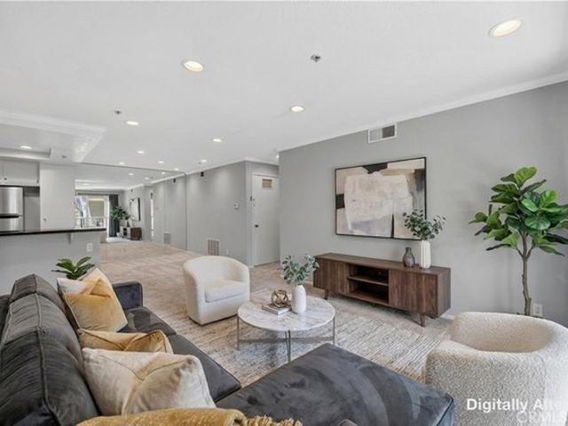 Condo for sale in Tustin, Orange County