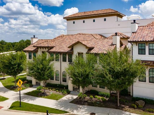Townhouse for sale in Flower Mound, Texas