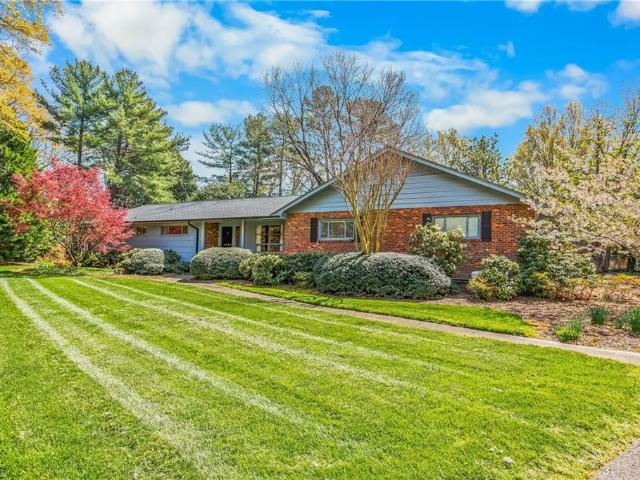 House for sale in Pfafftown, North Carolina
