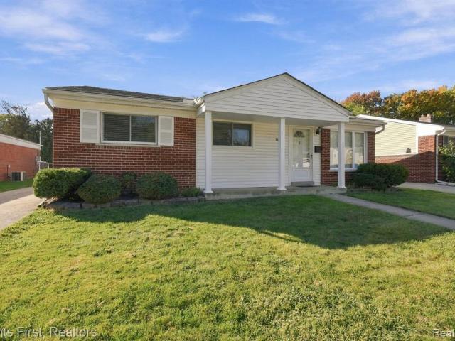 House for sale in Saint Clair Shores, Macomb County
