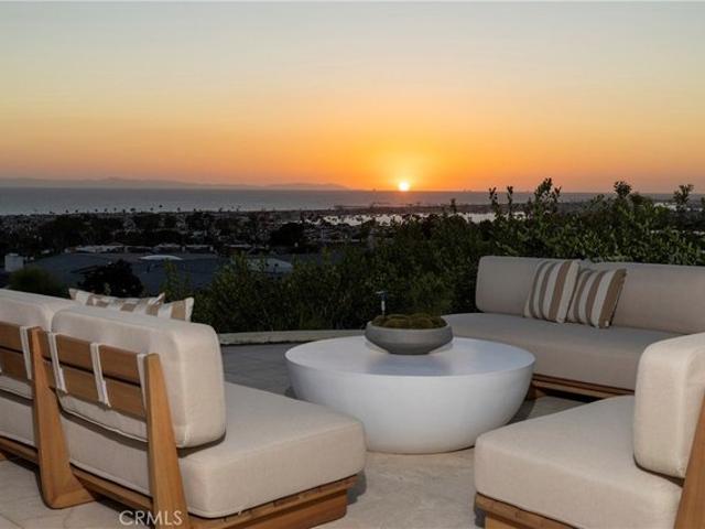 House for sale in Corona del Mar, Newport Beach