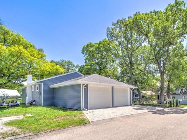 House for sale in Wauconda, Illinois
