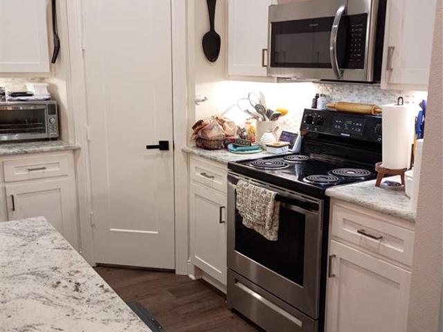 House for sale in Ennis, Ellis County