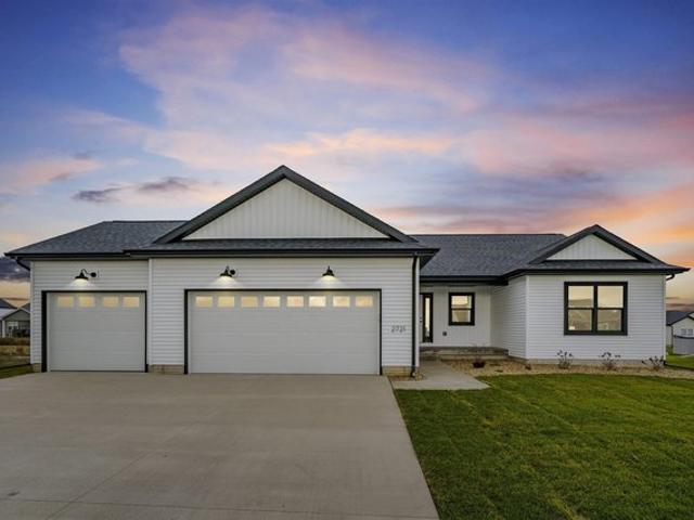 House for sale in Cedar Falls, Black Hawk County
