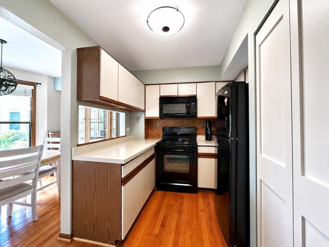 Townhouse for sale in Westchester, Illinois