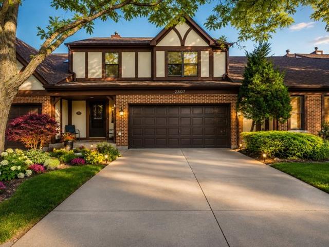 Townhouse for sale in Westchester, Illinois