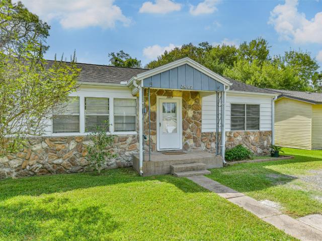 House for sale in La Marque, Galveston County