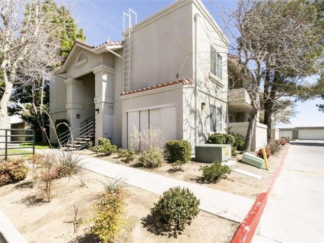 Condo for sale in Lancaster