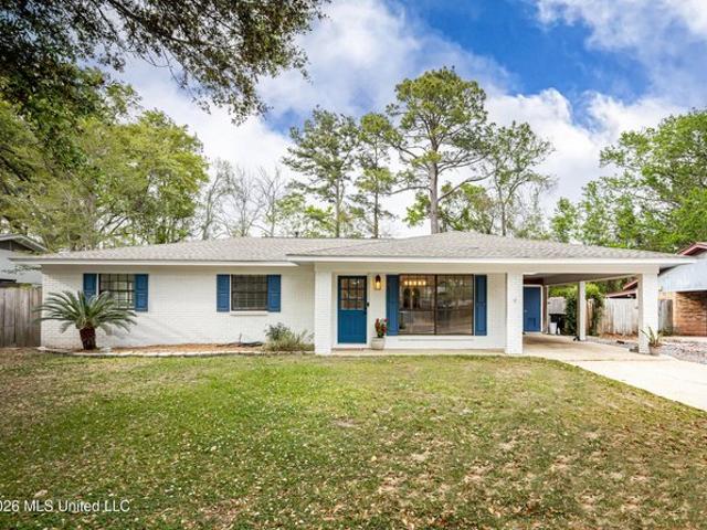 House for sale in Ocean Springs, Mississippi