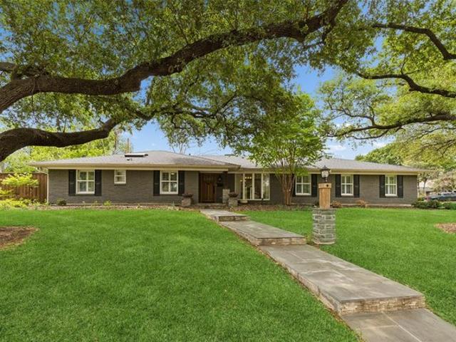 House for sale in Farmers Branch, Dallas County