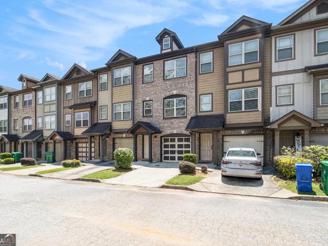 Townhouse for sale in Ellenwood, Georgia