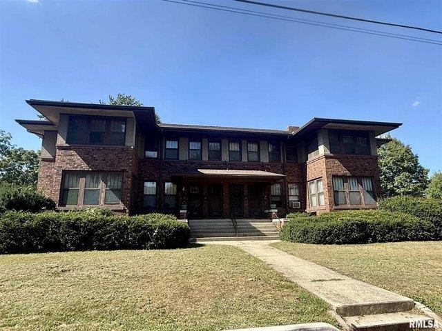 House for sale in Galesburg, Illinois