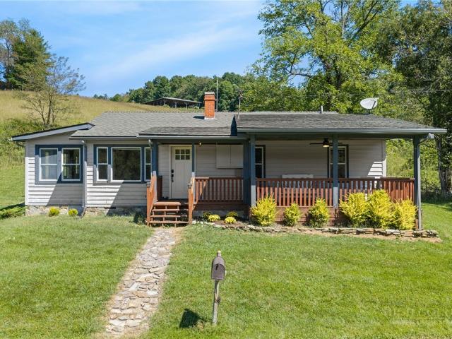House for sale in Ashe County, North Carolina