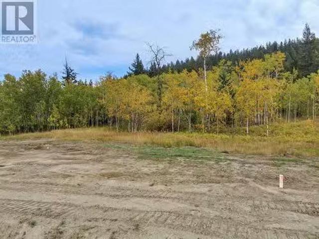 House for sale in 100 Mile House, British Columbia