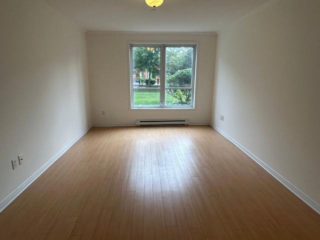 Apartment for rent in Pointe-claire, Quebec
