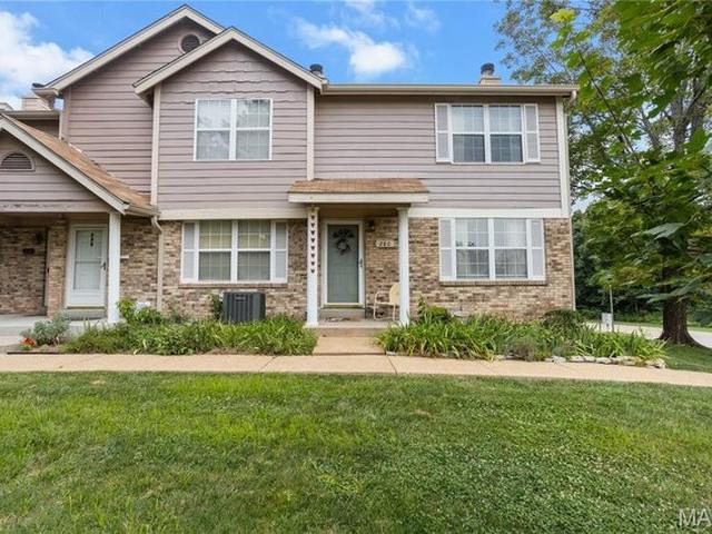 Townhouse for sale in Ballwin, Missouri