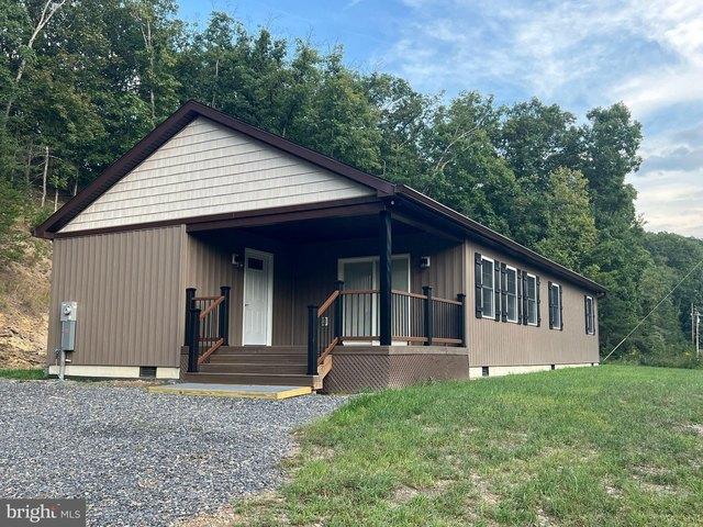 House for sale in Augusta, Hampshire County