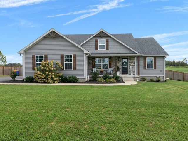 House for sale in Oakland, Kentucky