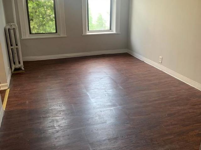 Apartment for rent in Glenwood, New York