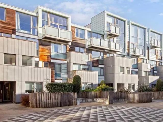 Apartment for rent in Highbury, Greater London