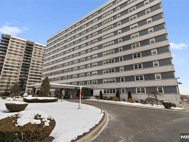 Condo for sale in Hackensack, New Jersey