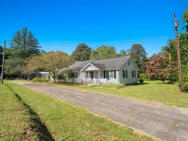 House for sale in Campobello, South Carolina