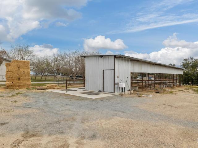 House for sale in Dustin Acres, Taft