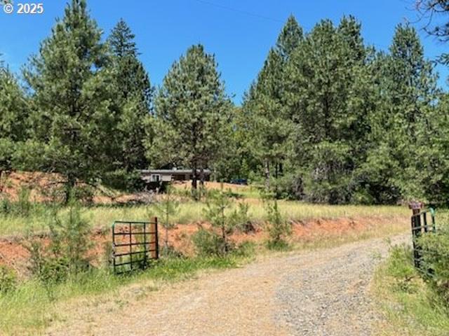 House for sale in Wolf Creek, Oregon