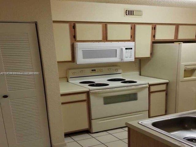 Condo for rent in Oakland Park, Florida