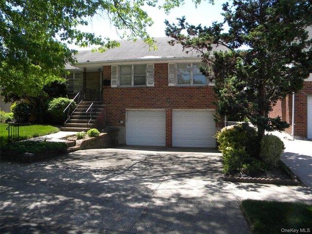 House for sale in Queens, Arverne