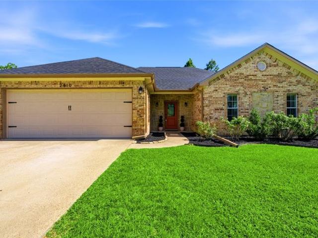 House for sale in Henderson, Texas